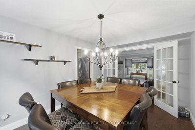 9 Beechnut Court • Pelham, ON photo 8