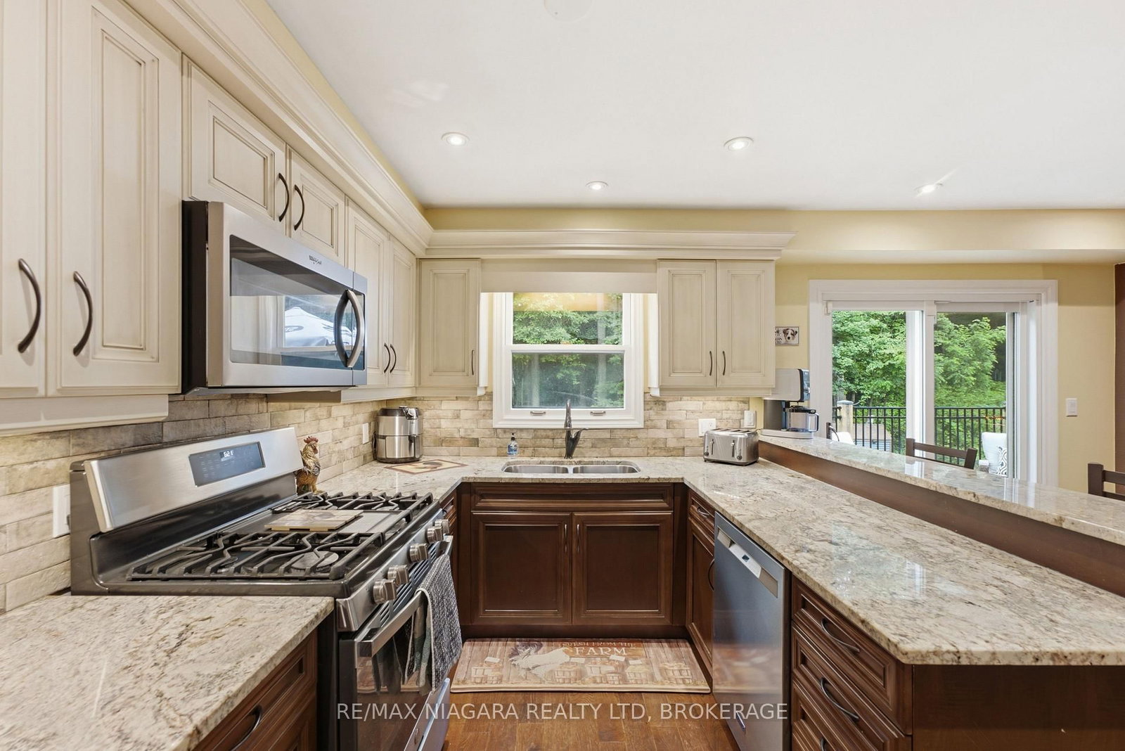 9 Beechnut Court • Pelham, ON photo 9