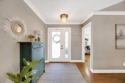 27 Bartlett Crescent • London South, ON photo 8