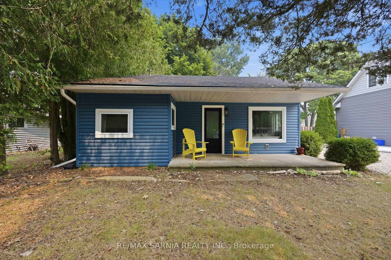 6366 LONDON, Lambton Shores, Ontario N0N 1J1