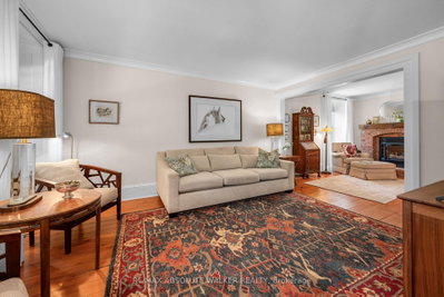 652 Henry Street W — photo 4