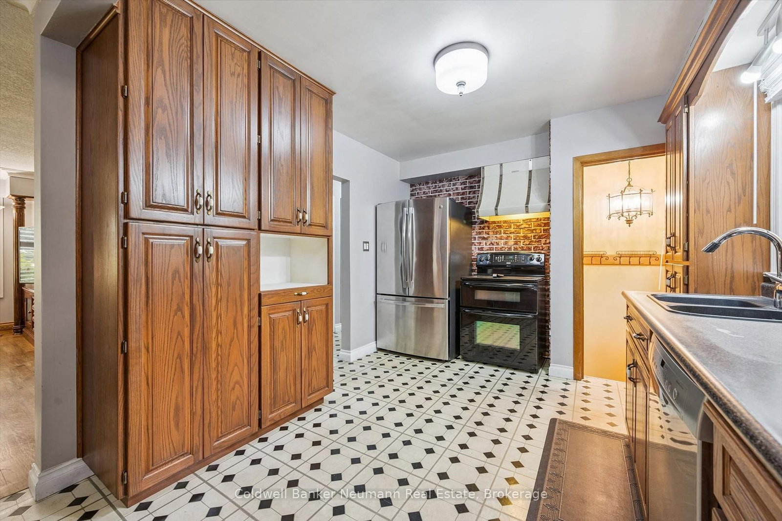195 Victoria Road N • Guelph, ON photo 11