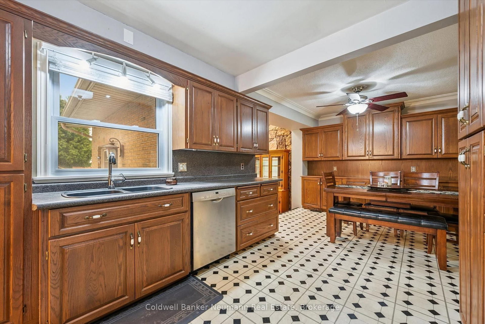 195 Victoria Road N • Guelph, ON photo 13