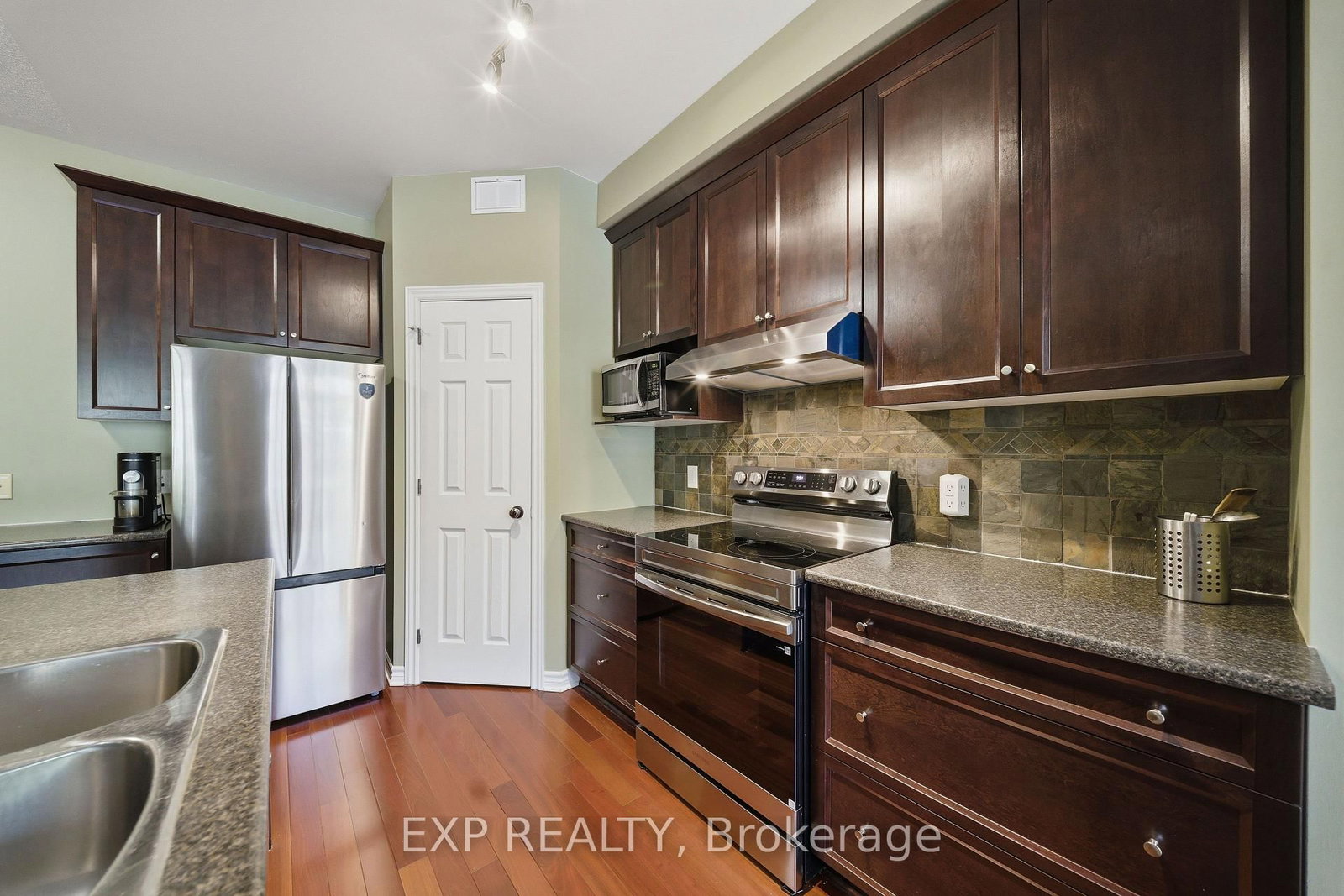 4265 Kelly Farm Drive • Ottawa, ON photo 9
