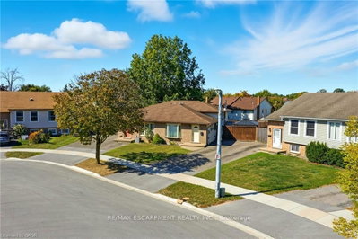 30 Rainbow Court