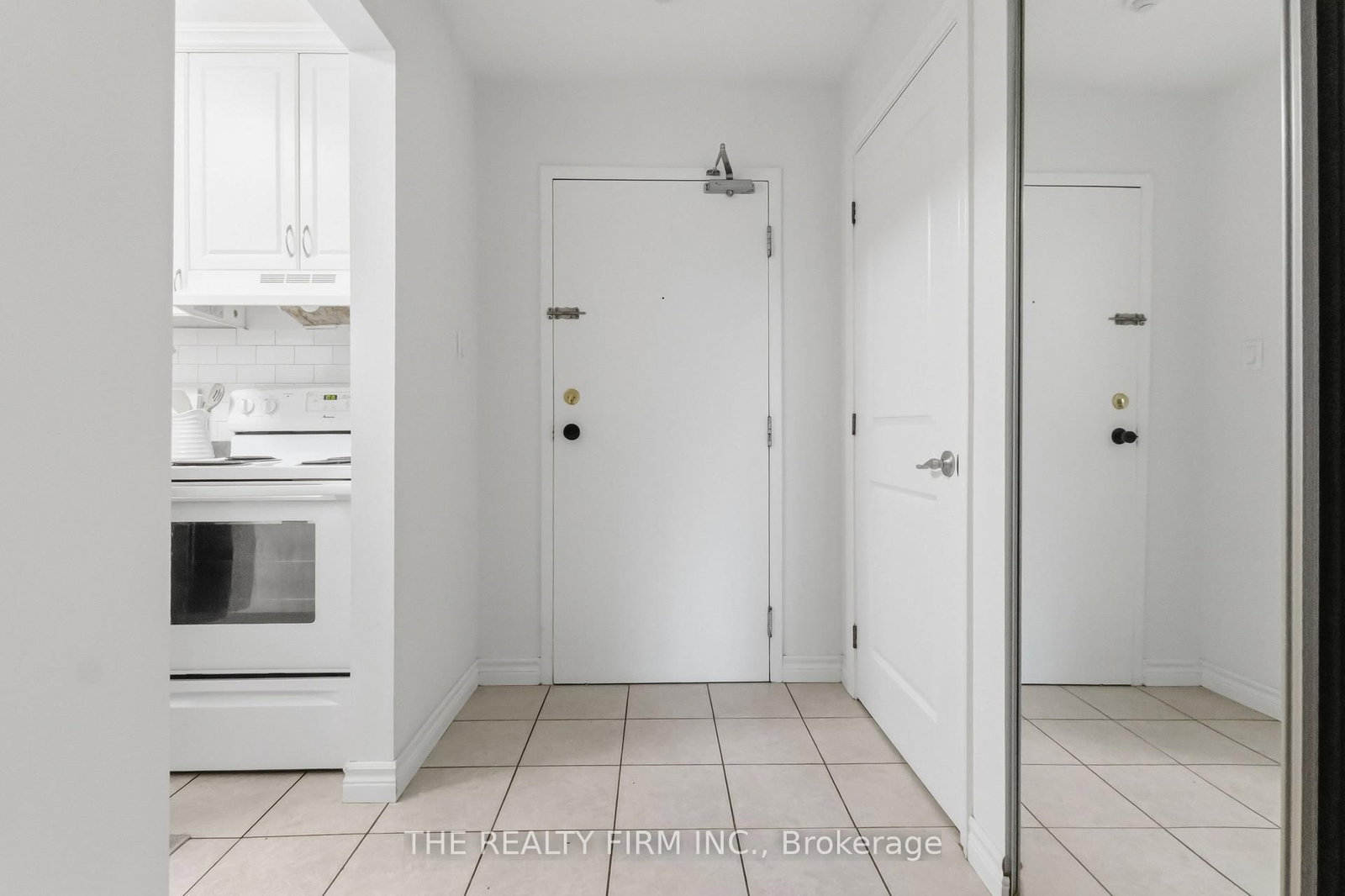 733 Deveron Crescent • #210 • London South, ON photo 4