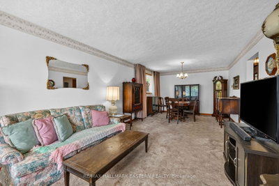 921 Robinson Road • Selwyn, ON photo 5