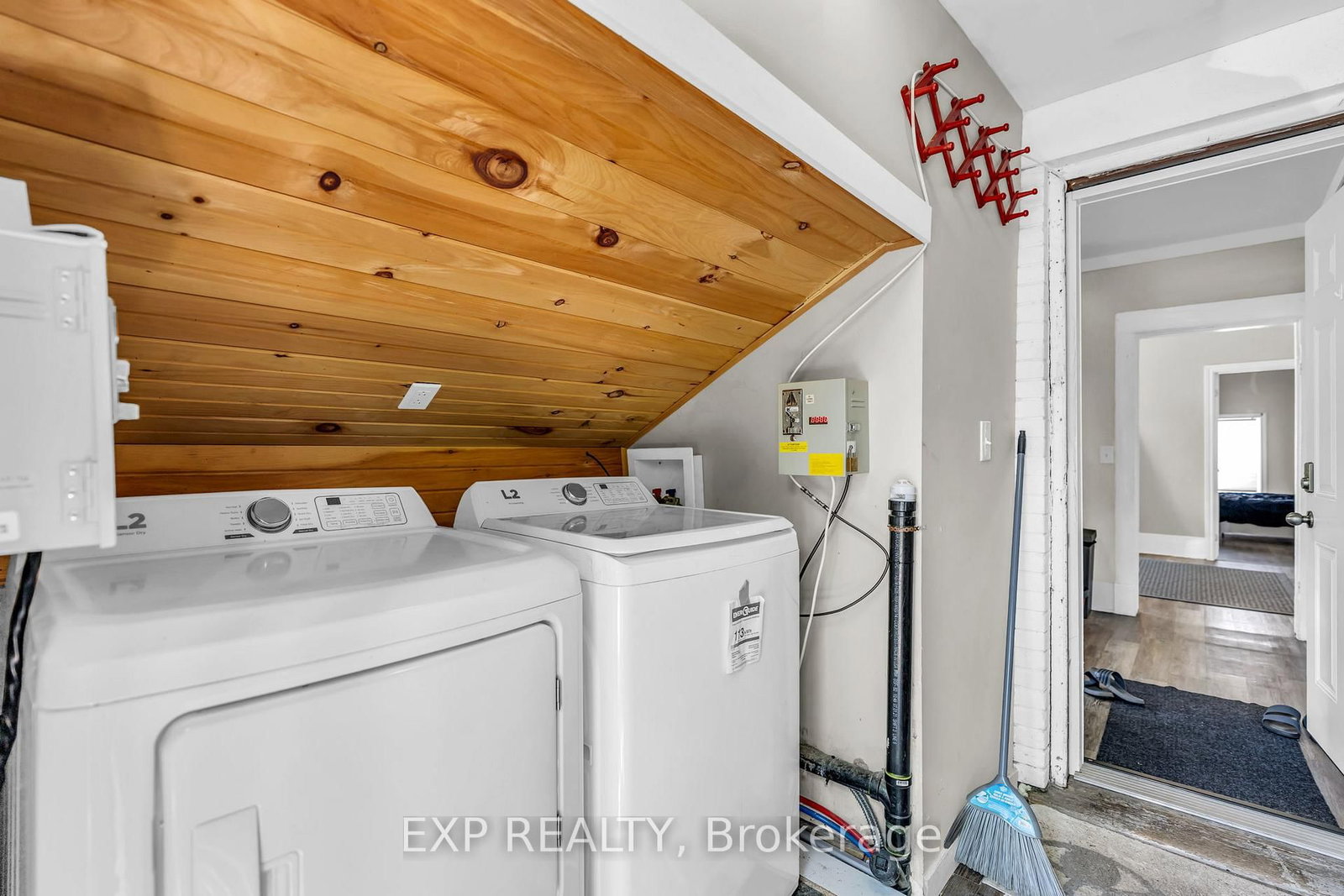 553 Quebec Street • London East, ON photo 15