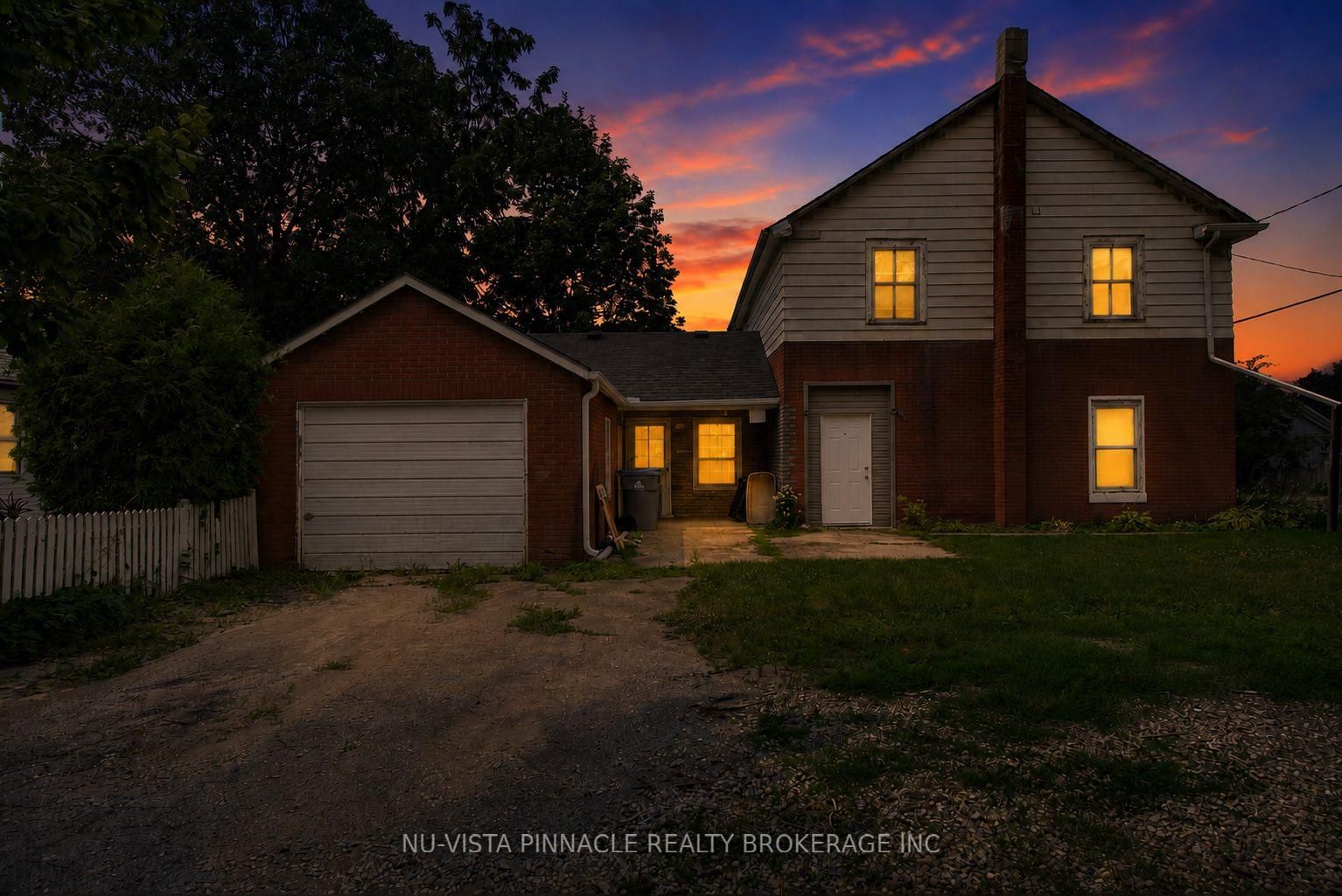 128 Park Street • St. Marys, ON photo 2