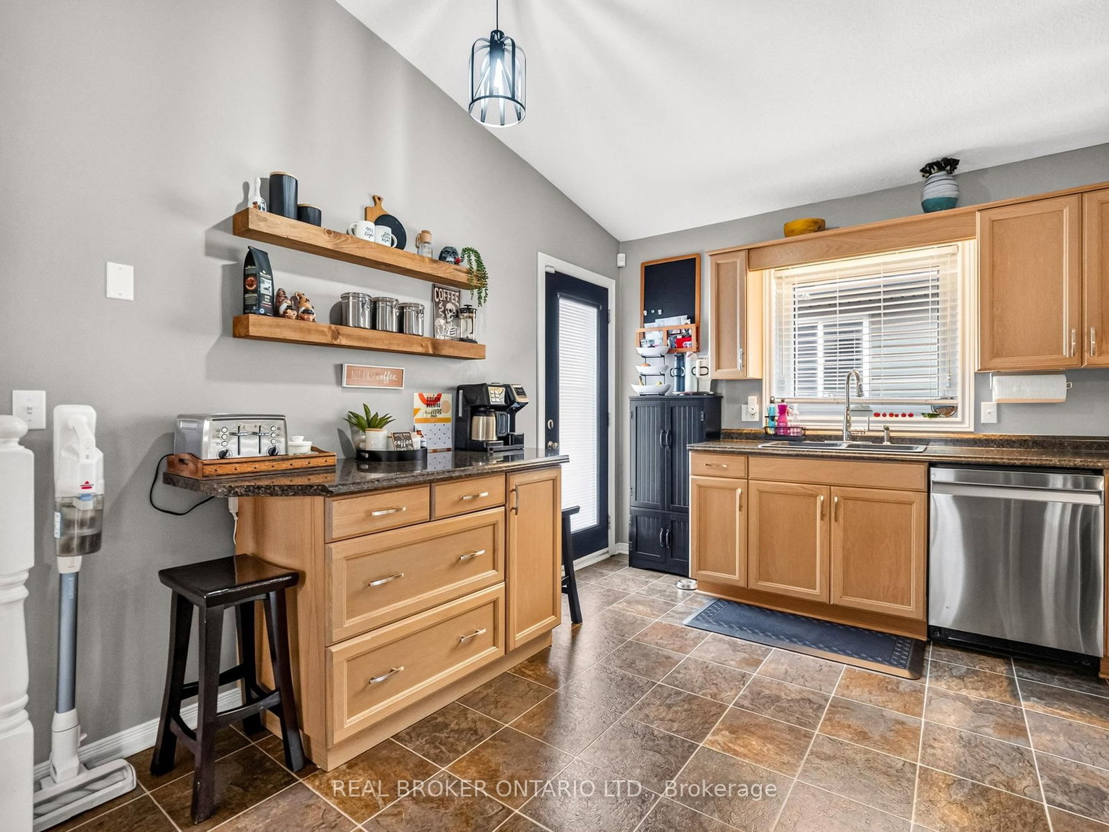 501 Trillium Avenue • Welland, ON photo 14