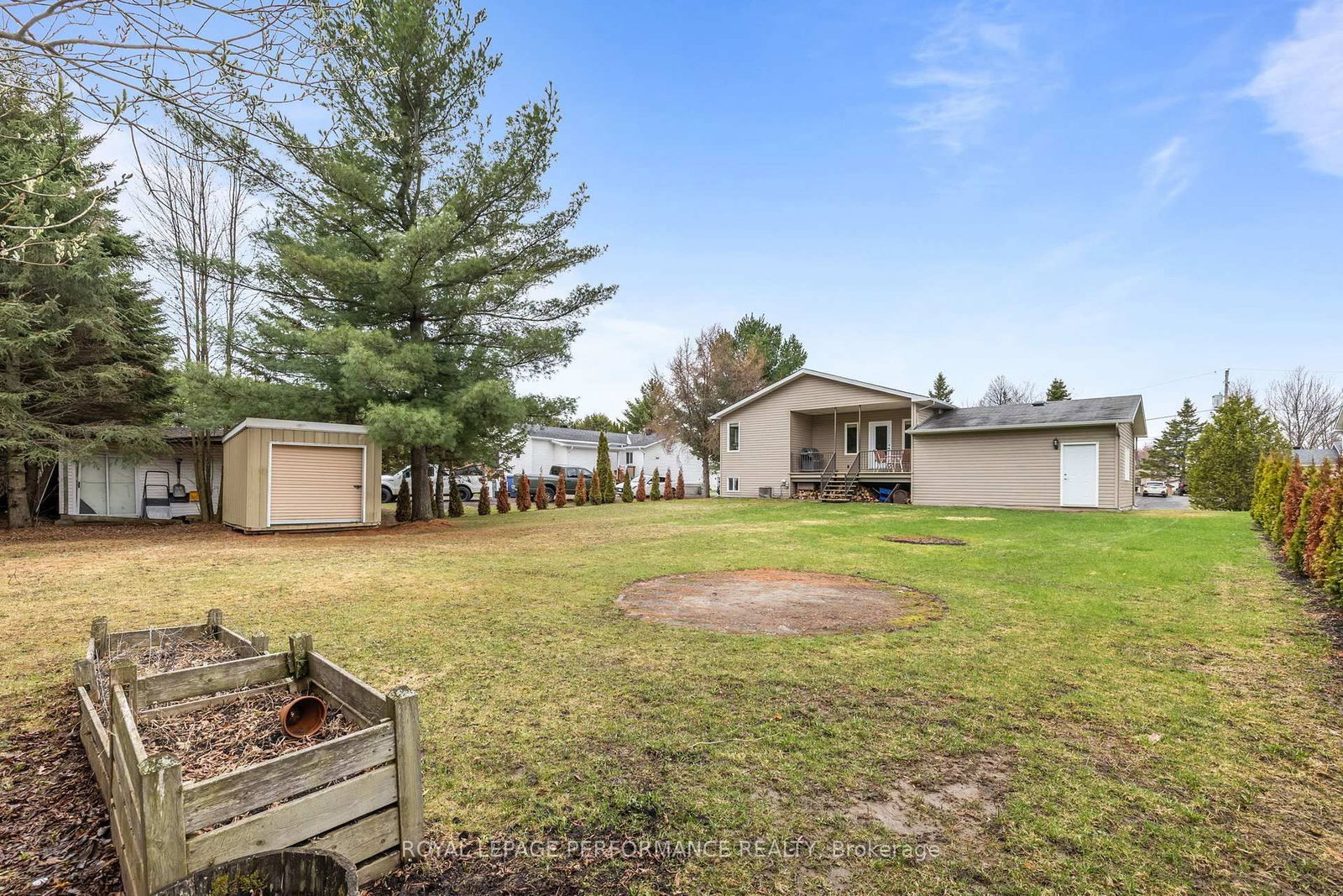 14 Maria Street • Casselman, ON photo 2