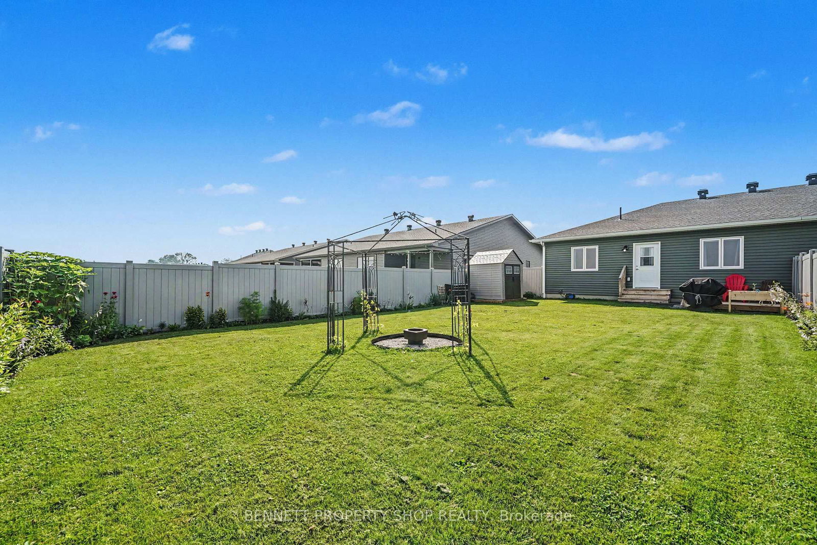 8 Rotterdam Way • South Dundas, ON photo 12