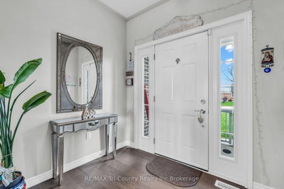 18 Crocus Avenue • Tillsonburg, ON photo 4
