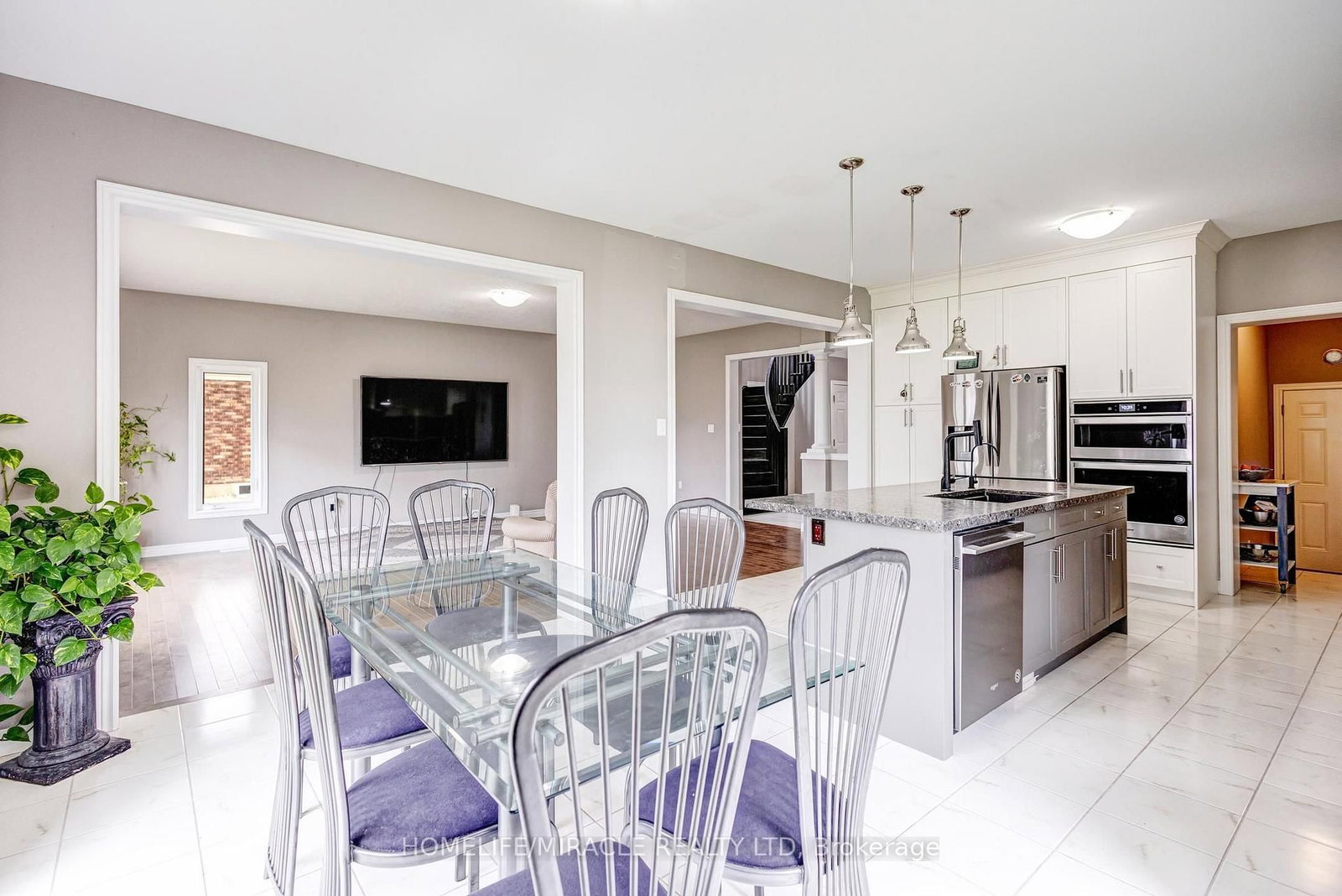 417 RIVERTRAIL Avenue • Kitchener, ON photo 12
