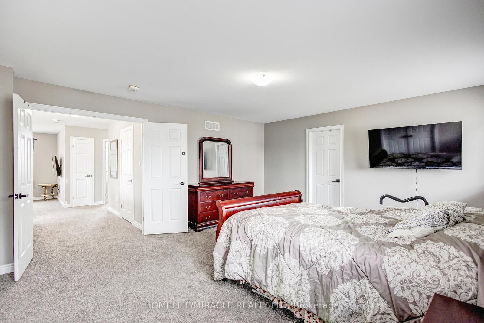 417 RIVERTRAIL Avenue • Kitchener, ON photo 18