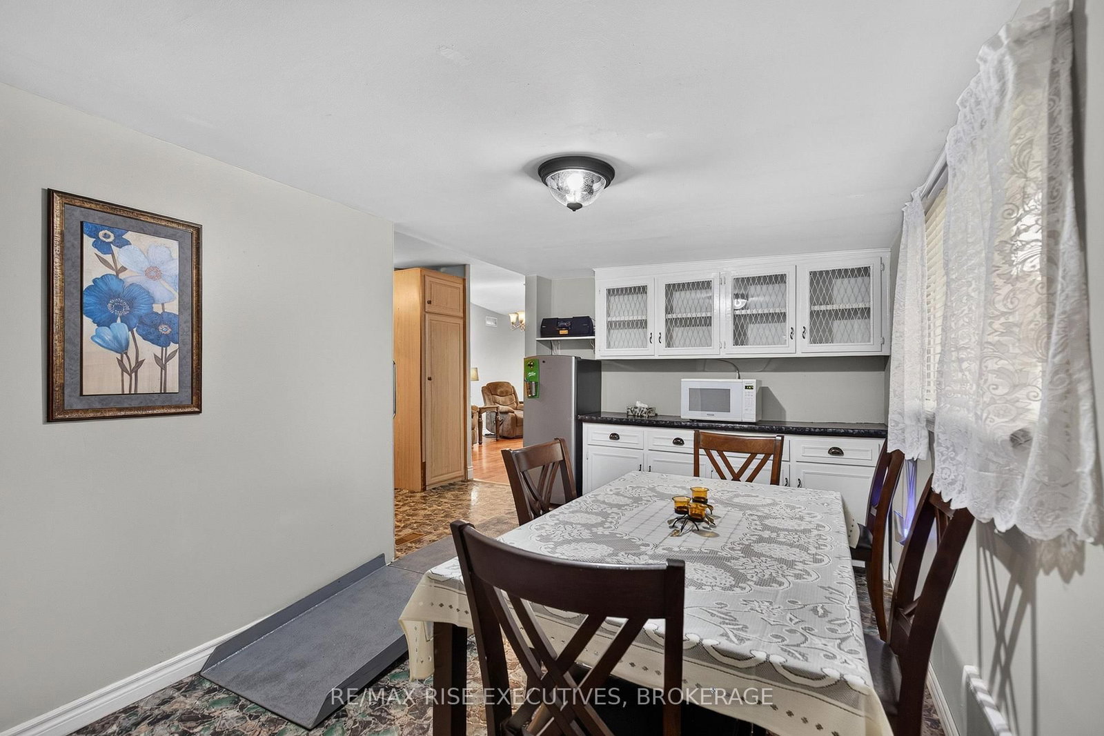 18 Wentworth Drive • Kingston, ON photo 9