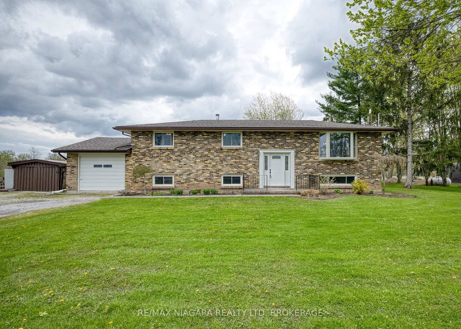 1506 Ott Road • Fort Erie, ON photo 1