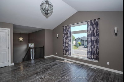 461 LONGBOW Street — photo 5
