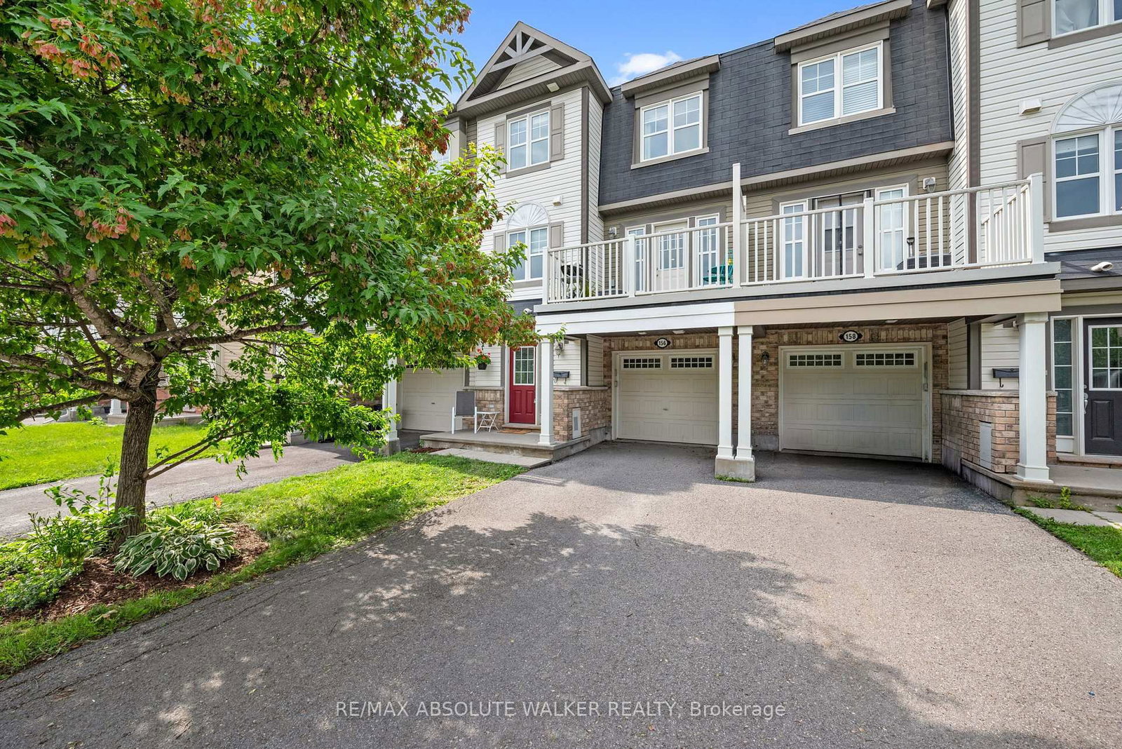 156 Sunshine Crescent • Ottawa, ON photo 1