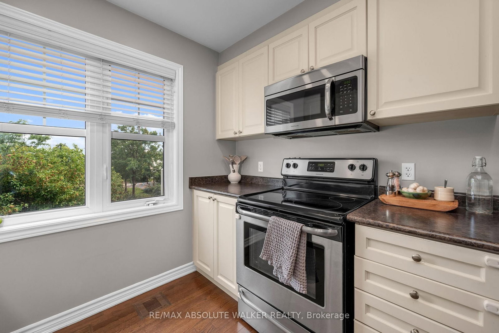 156 Sunshine Crescent • Ottawa, ON photo 13