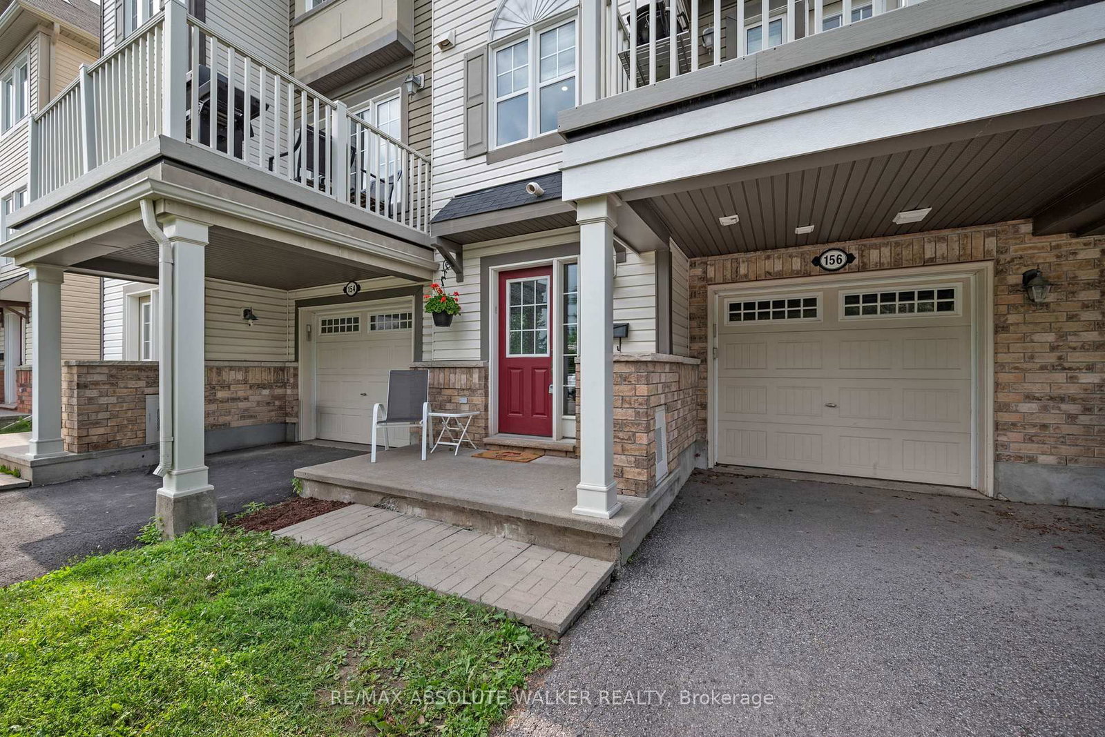156 Sunshine Crescent • Ottawa, ON photo 2