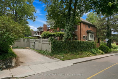 61 MOUNTAIN Avenue • Hamilton, ON photo 2