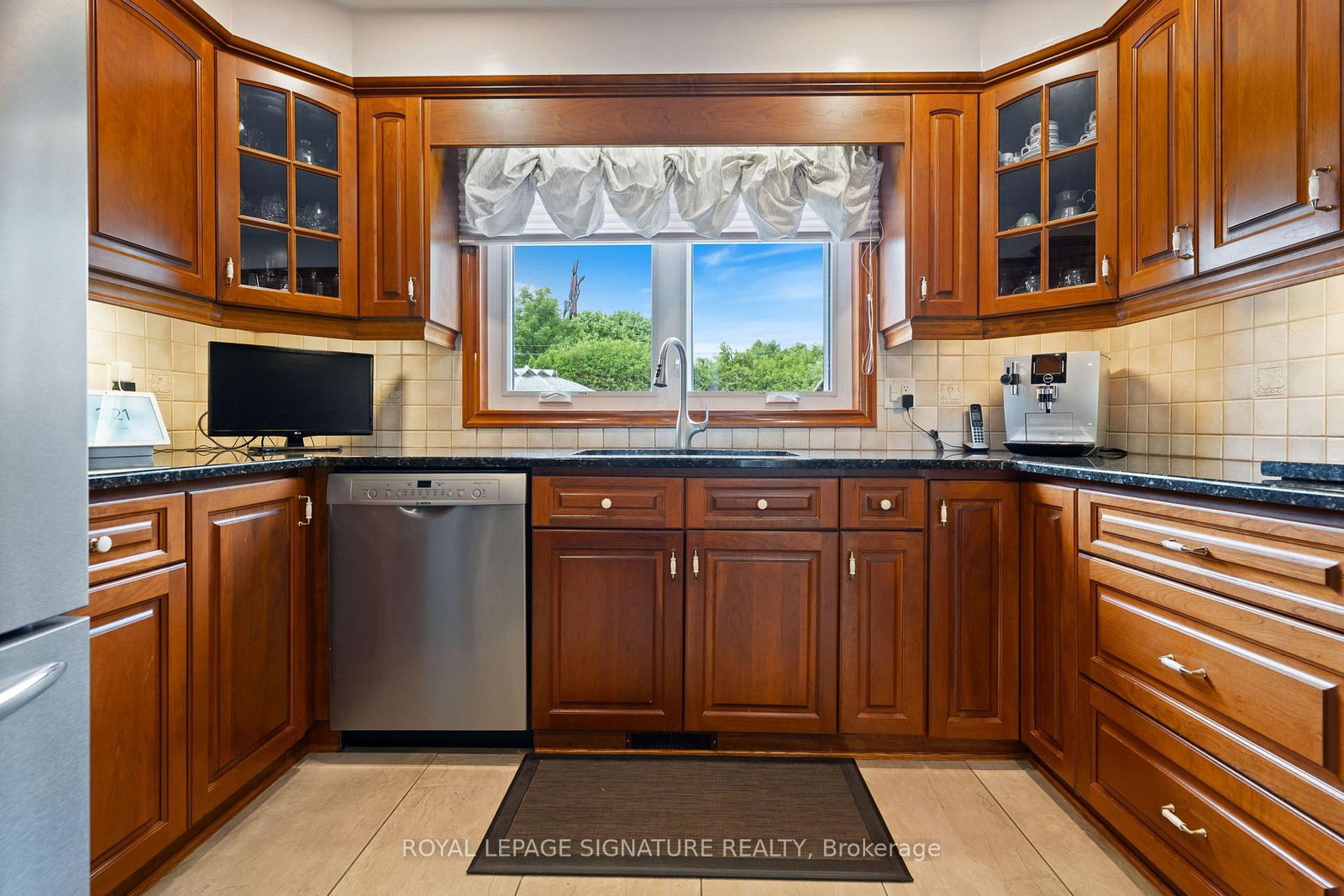 7 Thomson Road • Norfolk, ON photo 16