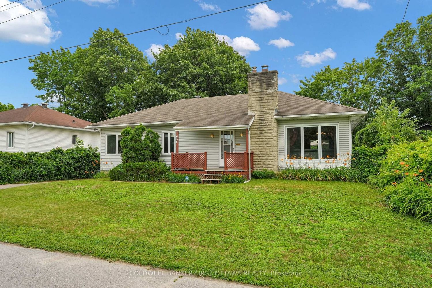636 Malartic Avenue • Ottawa, ON photo 2