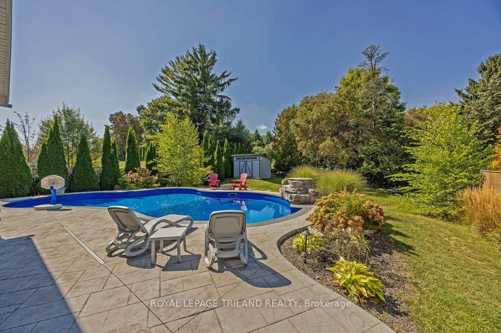 139 SKYLINE Avenue • London North, ON photo 40