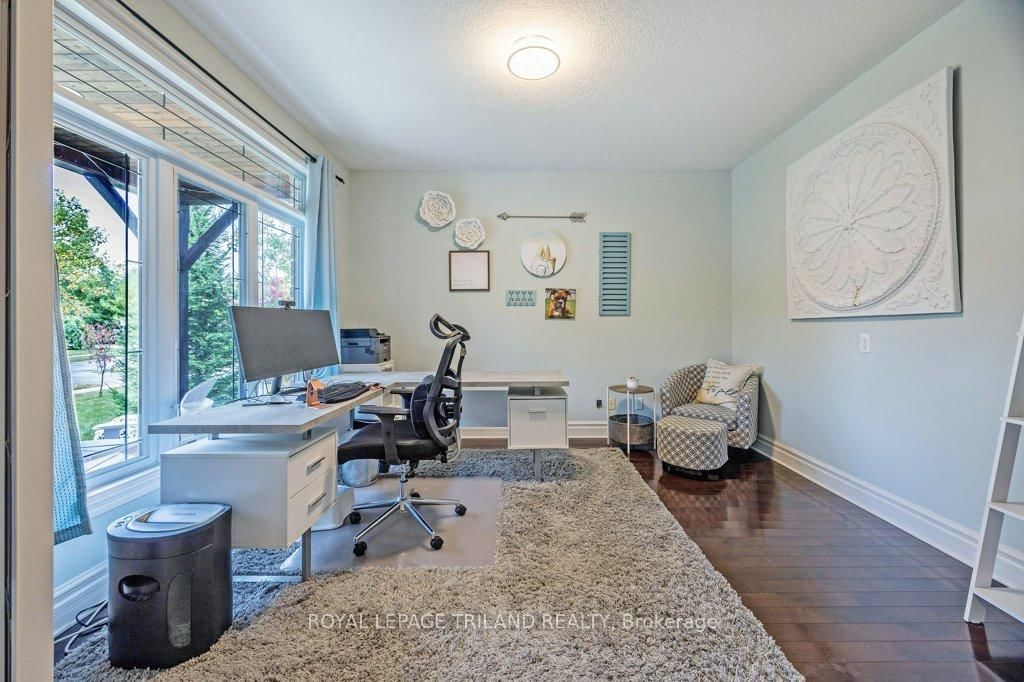 139 SKYLINE Avenue • London North, ON photo 5