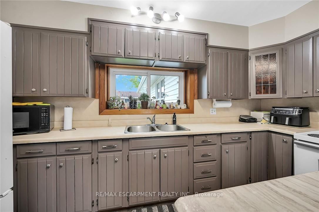 7 E Greenock Street • Norfolk, ON photo 15