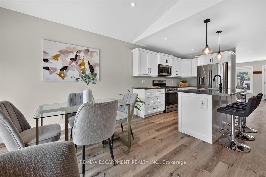 822 Main Street • Norfolk, ON photo 14