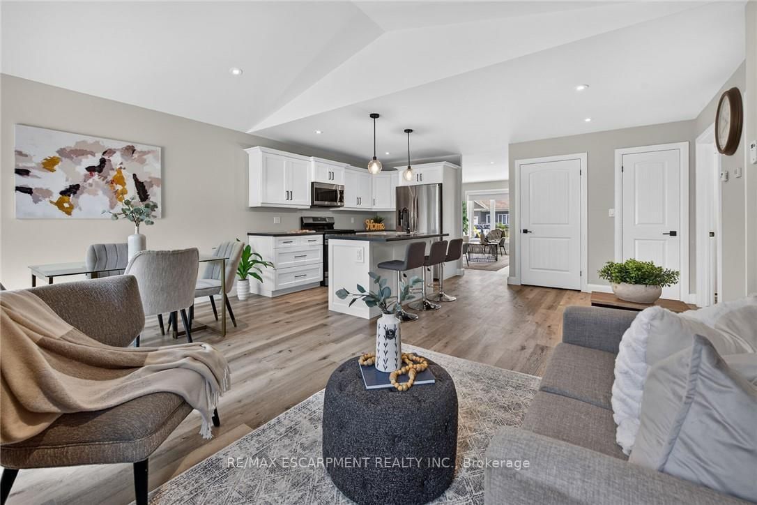 822 Main Street • Norfolk, ON photo 18