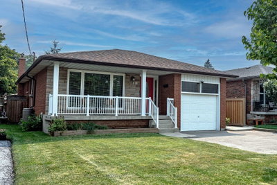 85 Lavina Crescent • Hamilton, ON photo 3