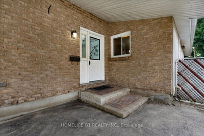 19 W Milton Avenue • Cambridge, ON photo 2