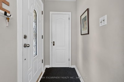 206 EAST 13TH Street • Hamilton, ON photo 4