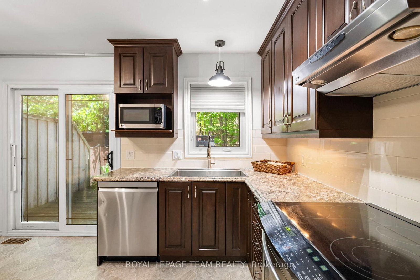 212 Provender Avenue • Ottawa, ON photo 13