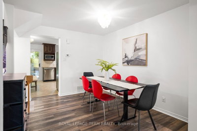 212 Provender Avenue • Ottawa, ON photo 8