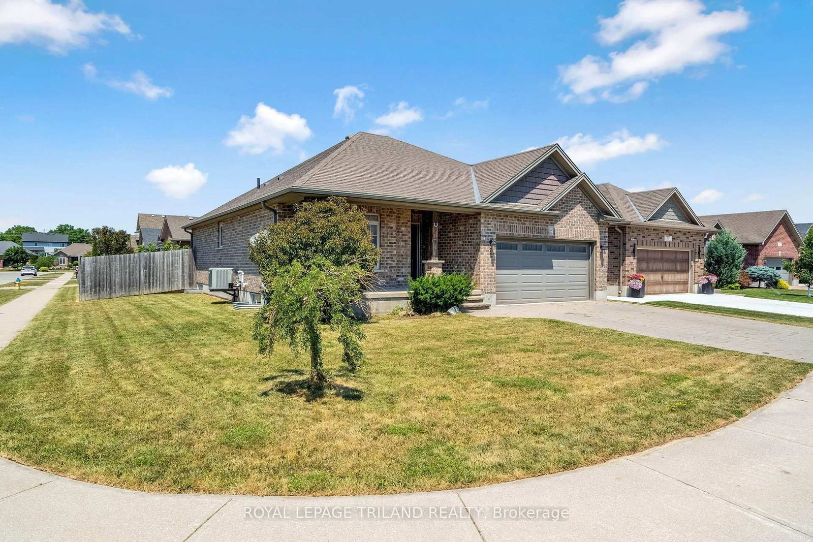 35 Cassie Crescent • Strathroy-Caradoc, ON photo 4