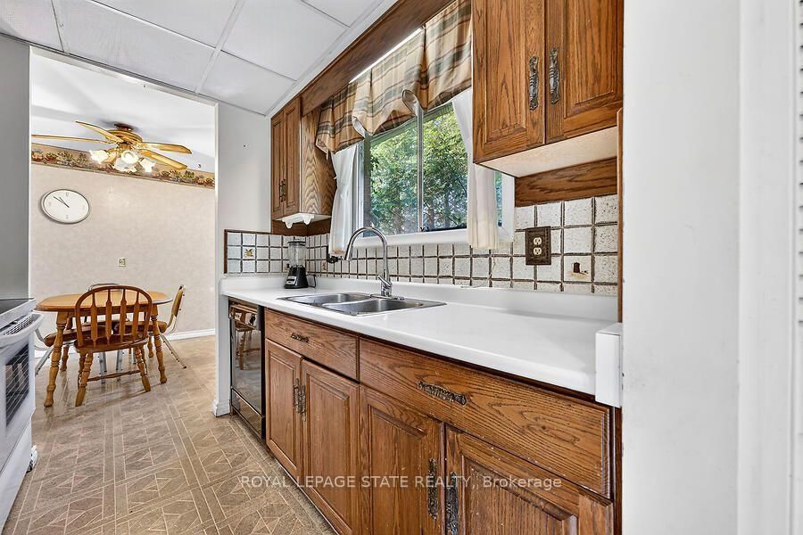 16 Sunshine Court • Hamilton, ON photo 11
