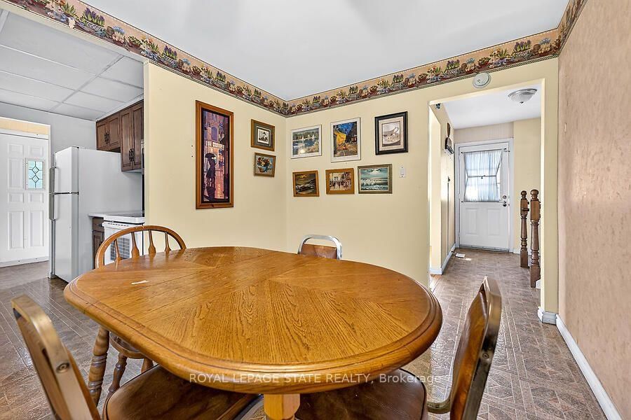 16 Sunshine Court • Hamilton, ON photo 17