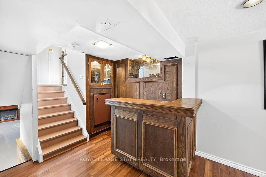 16 Sunshine Court • Hamilton, ON photo 23