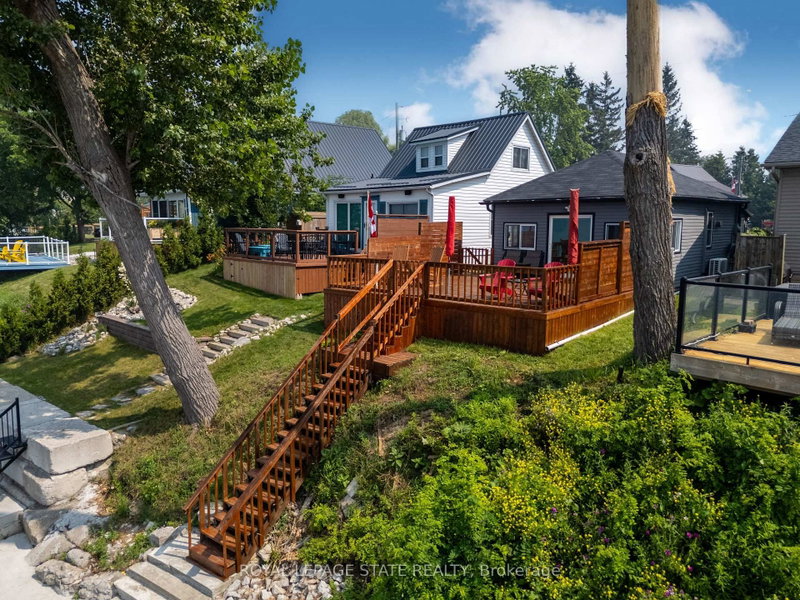 6 Lakeside Drive