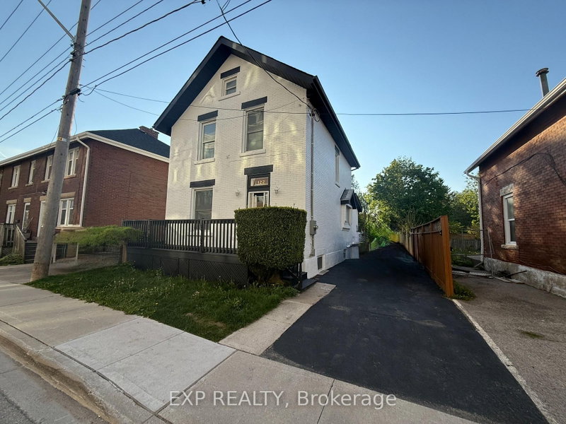 home for lease on Upper-122 Alice Street