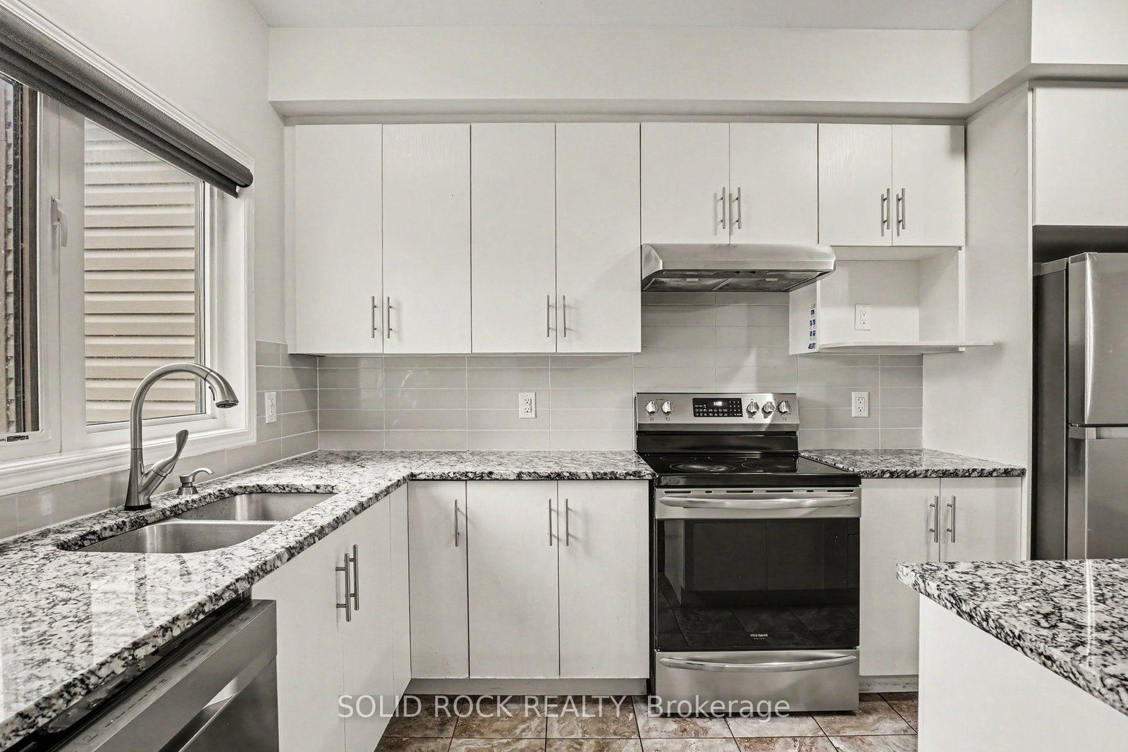 639 Via Campanale Avenue • Ottawa, ON photo 2
