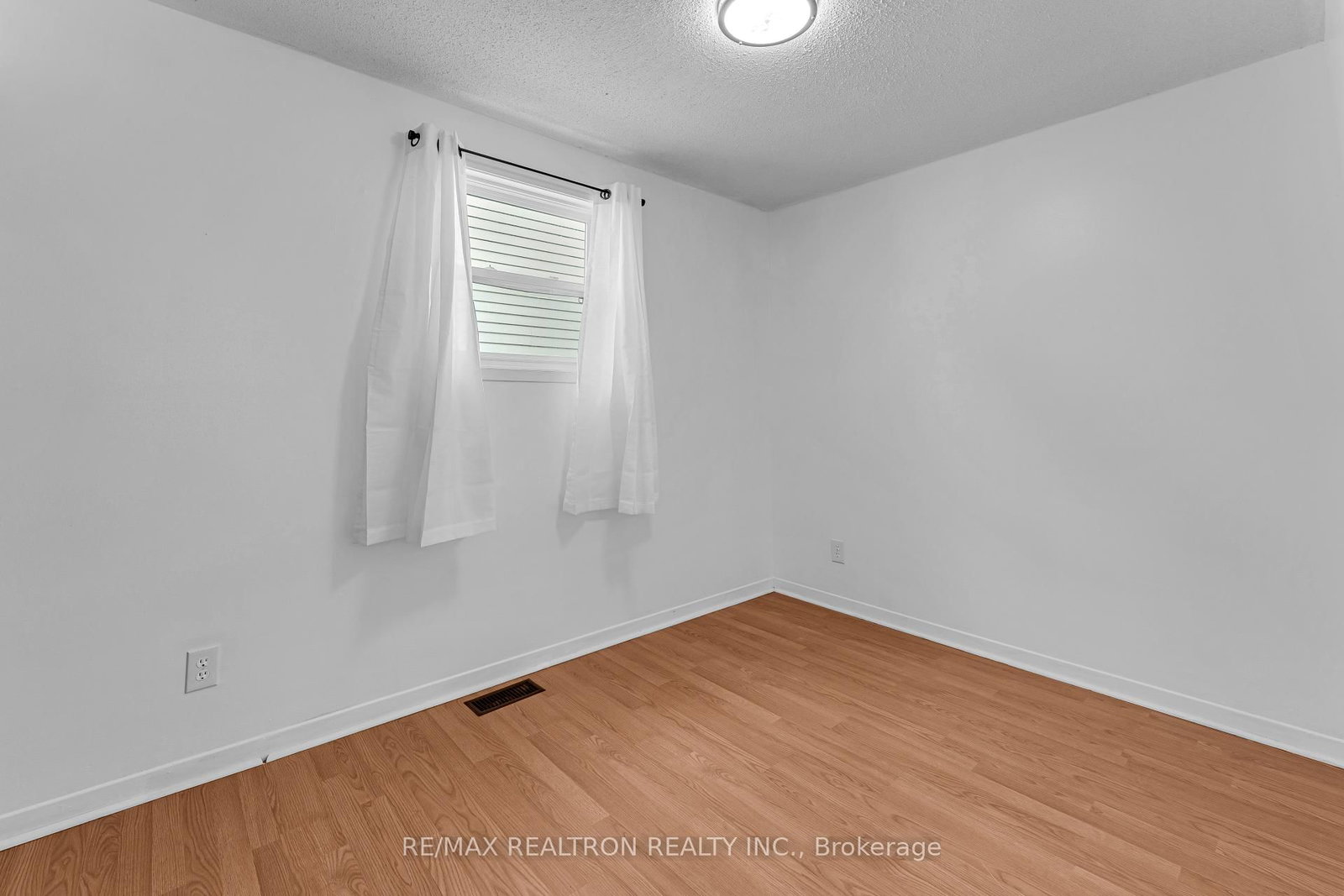 709 Ridley Drive • Kingston, ON photo 18