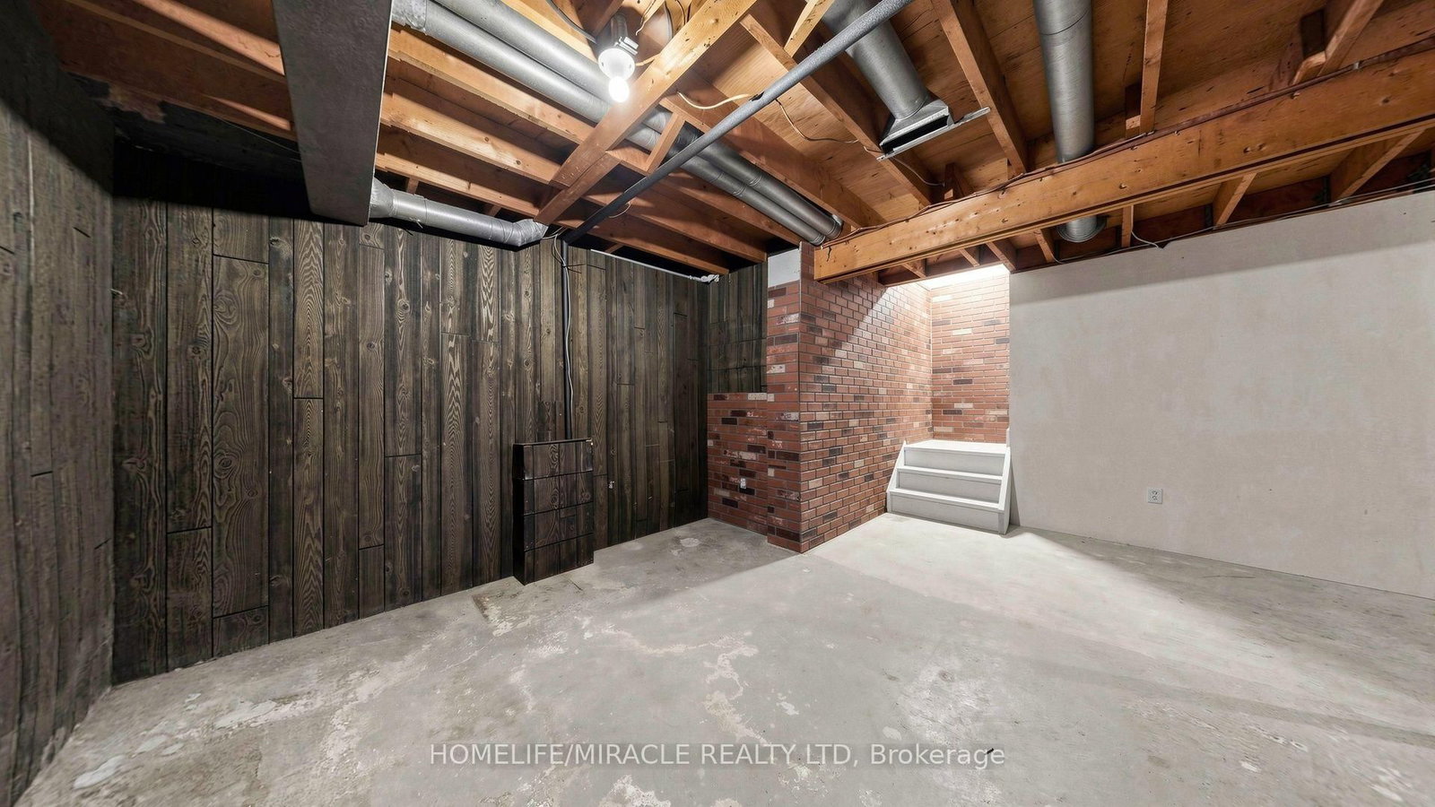 47 Viscount Road • Brantford, ON photo 38
