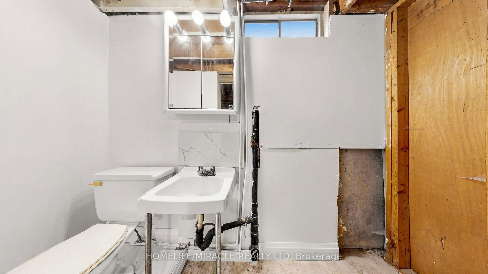 47 Viscount Road • Brantford, ON photo 40