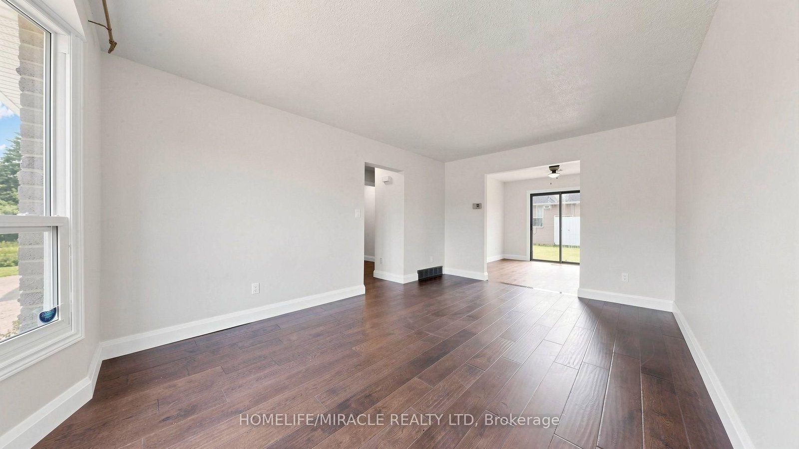 47 Viscount Road • Brantford, ON photo 8