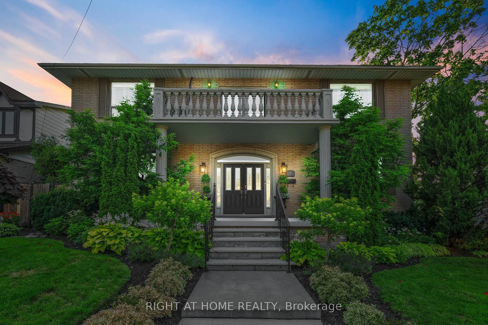 14 Delbrook Court • Hamilton, ON photo 5